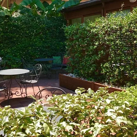 Astoria Garden Szálloda