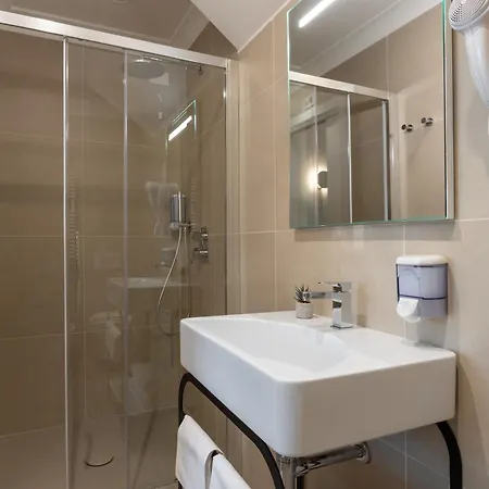 Astoria Garden 3*