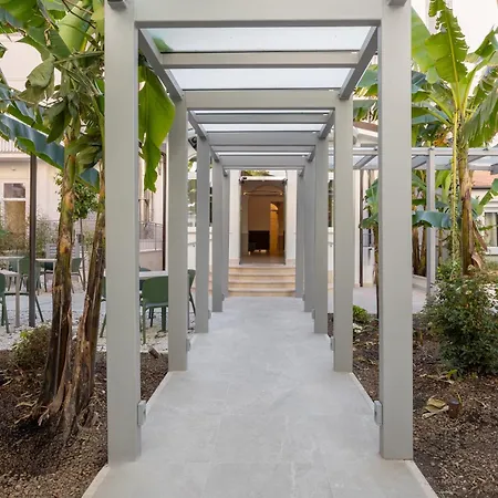 Hotel Astoria Garden 3*