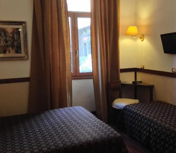 Hotel Astoria Garden 3*