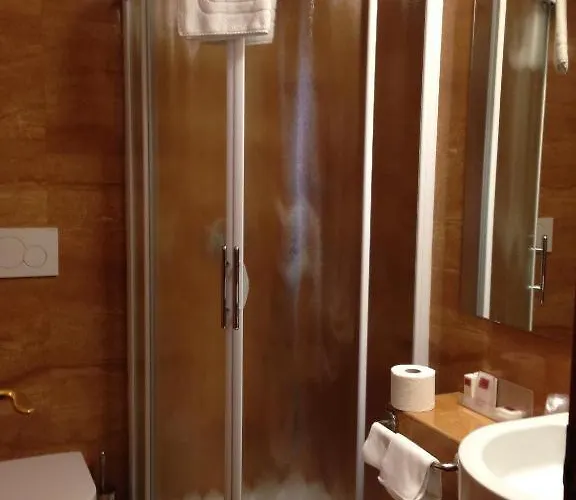 Astoria Garden Hotel