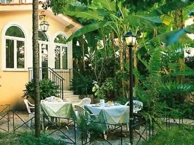 酒店 Astoria Garden 3*