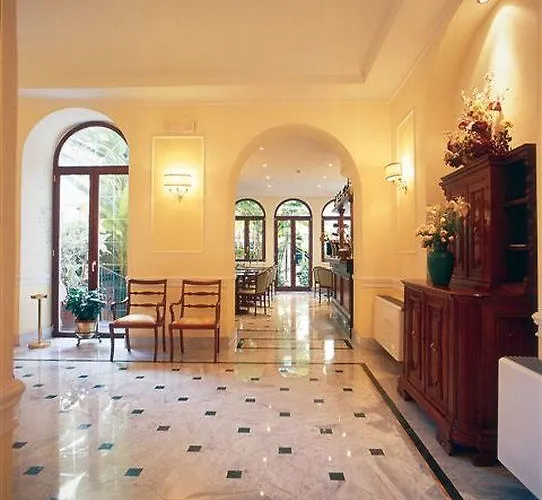 Hotel Astoria Garden 3*