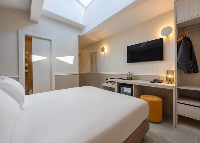 Astoria Garden Hotel